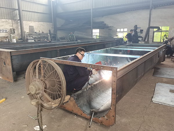 亞杭500型雙螺旋輸送機(jī)制造中